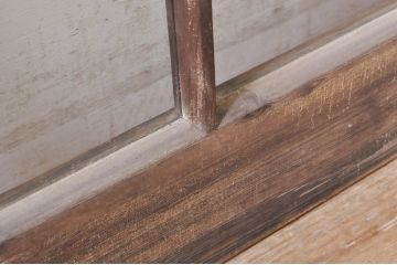 アンティーク建具　古い木味が魅力的なマス目(升目)のガラス戸2枚セット(格子戸、引き戸)(R-072932)