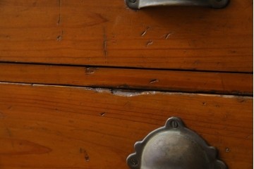 和製アンティーク　横に並べても使える!!　引き出し18杯　レトロな見た目と収納力が魅力的な収納箪笥　(R-072954)