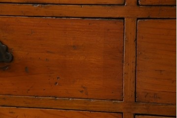 和製アンティーク　横に並べても使える!!　引き出し18杯　レトロな見た目と収納力が魅力的な収納箪笥　(R-072954)