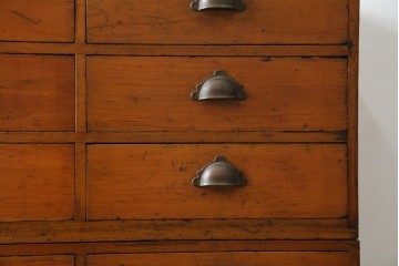 和製アンティーク　横に並べても使える!!　引き出し18杯　レトロな見た目と収納力が魅力的な収納箪笥　(R-072954)