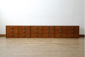 和製アンティーク　レトロな雰囲気溢れる収納箪笥　(R-072955)