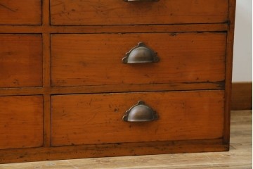 和製アンティーク　レトロな雰囲気溢れる収納箪笥　(R-072955)