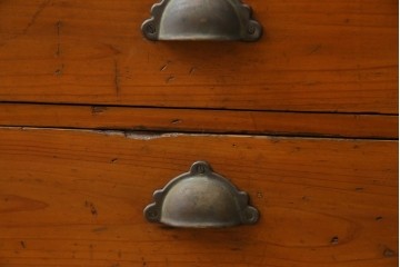 和製アンティーク　レトロな雰囲気溢れる収納箪笥　(R-072956)