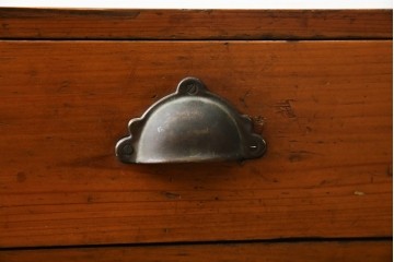 和製アンティーク　レトロな雰囲気溢れる収納箪笥　(R-072956)