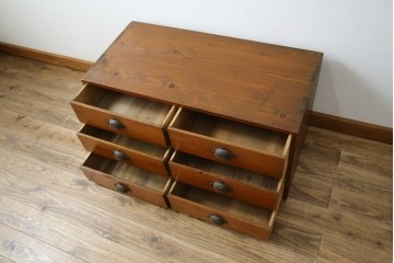 和製アンティーク　レトロな雰囲気溢れる収納箪笥　(R-072956)