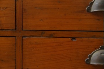 和製アンティーク　レトロな雰囲気溢れる収納箪笥　(R-072956)