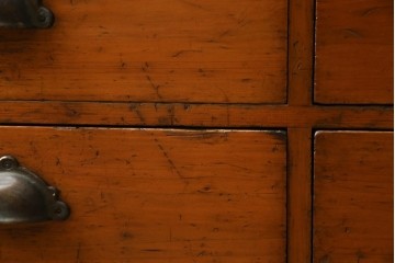 和製アンティーク　レトロな雰囲気溢れる収納箪笥　(R-072957)