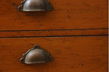 和製アンティーク　レトロな雰囲気溢れる収納箪笥　(R-072957)