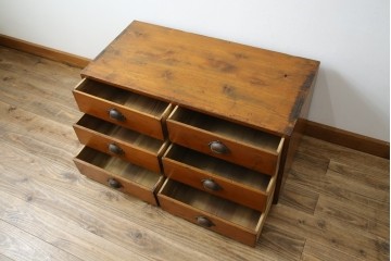 和製アンティーク　レトロな雰囲気溢れる収納箪笥　(R-072957)