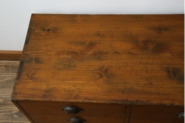 和製アンティーク　レトロな雰囲気溢れる収納箪笥　(R-072957)