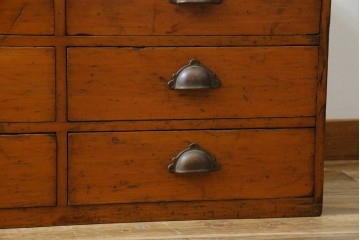 和製アンティーク　レトロな雰囲気溢れる収納箪笥　(R-072957)