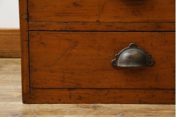 和製アンティーク　レトロな雰囲気溢れる収納箪笥　(R-072957)