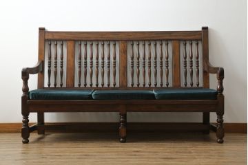 中古　松本民芸家具　洋館に似合う佇まいのD型布張り椅子(ベンチ、ソファ、3人掛けソファ)(定価約55万円)(R-072963)