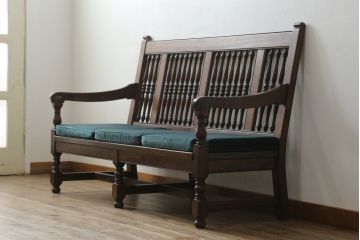 中古　松本民芸家具　洋館に似合う佇まいのD型布張り椅子(ベンチ、ソファ、3人掛けソファ)(定価約55万円)(R-072963)