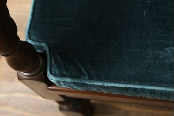 中古　松本民芸家具　洋館に似合う佇まいのD型布張り椅子(ベンチ、ソファ、3人掛けソファ)(定価約55万円)(R-072963)