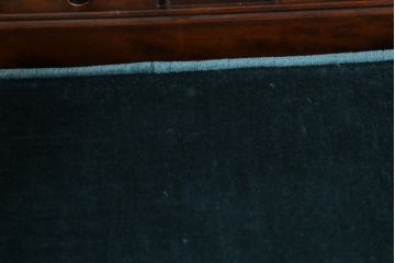 中古　松本民芸家具　洋館に似合う佇まいのD型布張り椅子(ベンチ、ソファ、3人掛けソファ)(定価約55万円)(R-072963)