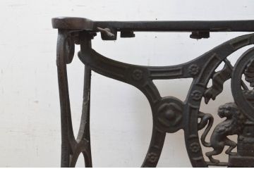 希少!!　ジャンク品　ドイツ製　置くだけで絵になる素敵な足踏みミシン(八方ミシン、ミシンテーブル、ミシン台、工業用ミシン、サイドテーブル、ディスプレイ、ドイツ)(R-072967)