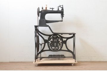 希少!!　ジャンク品　ドイツ製　置くだけで絵になる素敵な足踏みミシン(八方ミシン、ミシンテーブル、ミシン台、工業用ミシン、サイドテーブル、ディスプレイ、ドイツ)(R-072967)