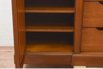 中古　DREXEL HERITAGE(ドレクセルヘリテイジ)　Triune(トライユン)　クラシカルな佇まいのサイドボード(サイドキャビネット、リビングボード、収納棚)(R-072968)