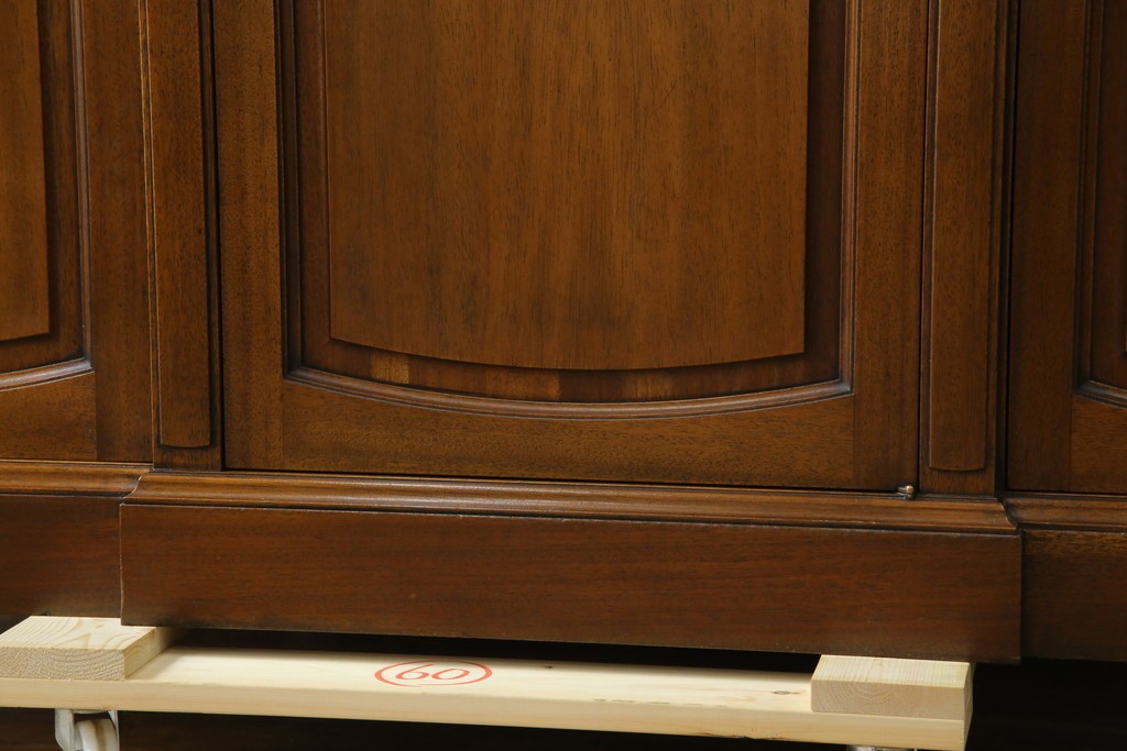 中古　DREXEL HERITAGE(ドレクセルヘリテイジ)　Triune(トライユン)　クラシカルな佇まいのサイドボード　(R-072968)