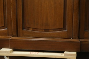 中古　DREXEL HERITAGE(ドレクセルヘリテイジ)　Triune(トライユン)　クラシカルな佇まいのサイドボード　(R-072968)