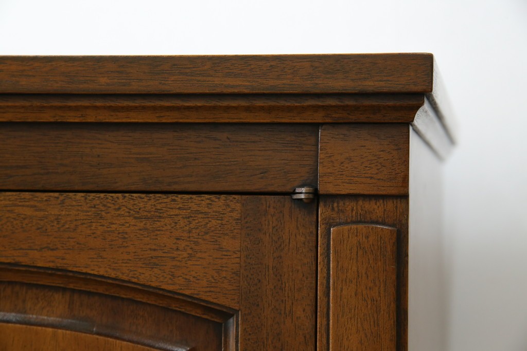 中古　DREXEL HERITAGE(ドレクセルヘリテイジ)　Triune(トライユン)　クラシカルな佇まいのサイドボード　(R-072968)