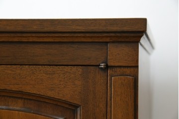 中古　DREXEL HERITAGE(ドレクセルヘリテイジ)　Triune(トライユン)　クラシカルな佇まいのサイドボード　(R-072968)