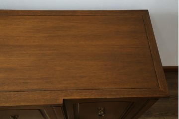 中古　DREXEL HERITAGE(ドレクセルヘリテイジ)　Triune(トライユン)　クラシカルな佇まいのサイドボード　(R-072968)