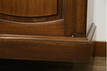 中古　DREXEL HERITAGE(ドレクセルヘリテイジ)　Triune(トライユン)　クラシカルな佇まいのサイドボード　(R-072968)