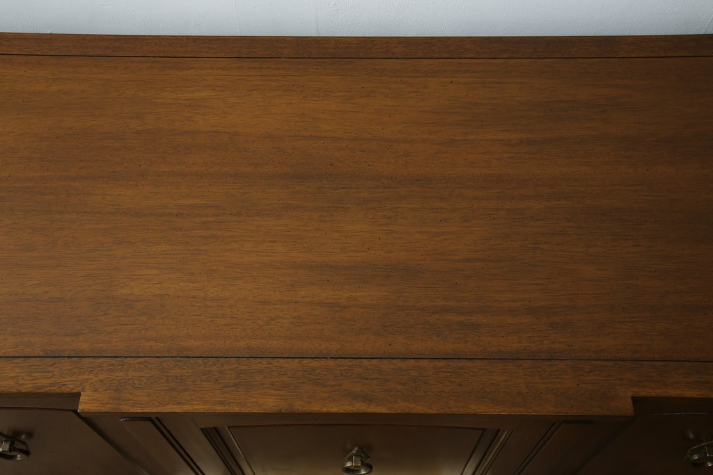 中古　DREXEL HERITAGE(ドレクセルヘリテイジ)　Triune(トライユン)　クラシカルな佇まいのサイドボード　(R-072968)