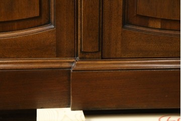 中古　DREXEL HERITAGE(ドレクセルヘリテイジ)　Triune(トライユン)　クラシカルな佇まいのサイドボード　(R-072968)