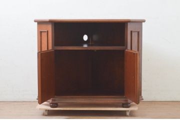 中古　美品　お部屋の隅をおしゃれに活用できるコーナーキャビネット(サイドボード、テレビ台、収納棚、戸棚)(R-072969)