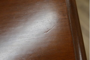 中古　美品　お部屋の隅をおしゃれに活用できるコーナーキャビネット　(R-072969)