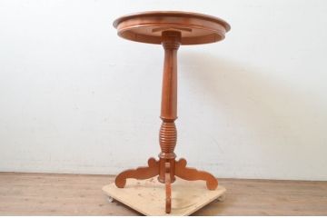 中古　美品　品のある佇まいのラウンドバーテーブル(サイドテーブル、コーヒーテーブル)(R-072970)