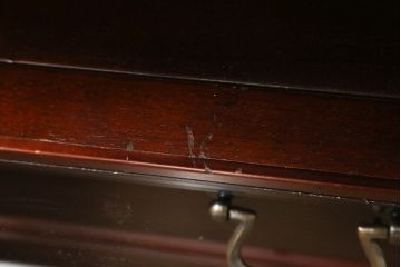 中古　美品　IDC大塚家具　「グレース」シリーズ　マホガニー材　シックな佇まいが魅力的なテレビボード(テレビ台、ローボード、AVボード、リビングボード、ローチェスト、引き出し)(定価約16万5千円)(R-072971)