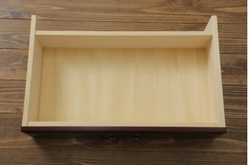 中古　美品　IDC大塚家具　「グレース」シリーズ　マホガニー材　シックな佇まいが魅力的なテレビボード(テレビ台、ローボード、AVボード、リビングボード、ローチェスト、引き出し)(定価約16万5千円)(R-072971)