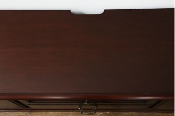中古　美品　IDC大塚家具　「グレース」シリーズ　マホガニー材　シックな佇まいが魅力的なテレビボード(テレビ台、ローボード、AVボード、リビングボード、ローチェスト、引き出し)(定価約16万5千円)(R-072971)