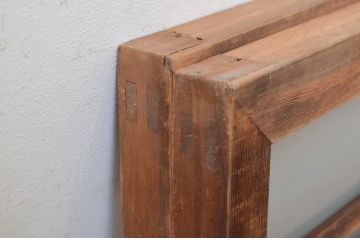 アンティーク建具　片面すりガラス　透かし彫り入り　どこか懐かしい雰囲気を醸し出すガラス欄間2枚セット(明り取り、明かり取り)(R-072975)
