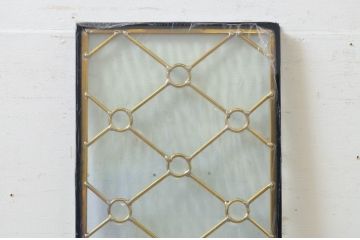 未使用品　菱格子(ヒシクロス)　デットストック品のステンドグラス(建具、ドア、窓、照明、衝い立て、衝立、つい立て)(定価約7万9千円)(R-072988)