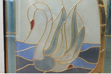 未使用品　白鳥(はくちょう)　デットストック品のステンドグラス(建具、ドア、窓、照明、衝い立て、衝立、つい立て)(定価約12万4千円)(R-072994)
