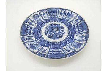 江戸期　古伊万里　染付　芙蓉手　鳥の図　約22cm　7寸　はっきりとした藍色のデザインが目を惹く中皿(鷹?、和皿、和食器、七寸)(R-073017)