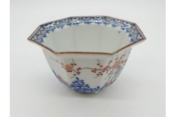 江戸期　古伊万里　柿右衛門手　竹梅図の色絵が可愛らしい向付3客セット(小鉢、八角、和食器)(R-073018)