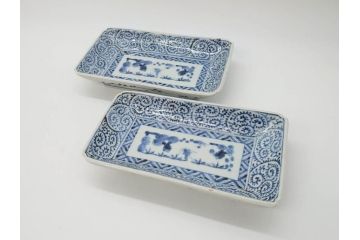 江戸期　大明成化年製　古伊万里　染付　蛸唐草　松竹梅文　約21cm　6.7寸　意匠を凝らしたデザインが素敵な長皿2枚セット(角皿、和皿、和食器、六寸七分)(R-073026)