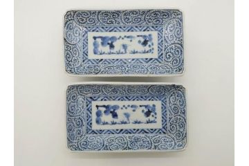 江戸期　大明成化年製　古伊万里　染付　蛸唐草　松竹梅文　約21cm　6.7寸　意匠を凝らしたデザインが素敵な長皿2枚セット(角皿、和皿、和食器、六寸七分)(R-073026)
