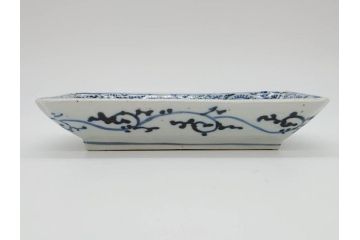 江戸期　大明成化年製　古伊万里　染付　蛸唐草　松竹梅文　約21cm　6.7寸　意匠を凝らしたデザインが素敵な長皿2枚セット(角皿、和皿、和食器、六寸七分)(R-073026)
