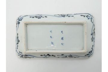 江戸期　大明成化年製　古伊万里　染付　蛸唐草　松竹梅文　約21cm　6.7寸　意匠を凝らしたデザインが素敵な長皿2枚セット(角皿、和皿、和食器、六寸七分)(R-073026)
