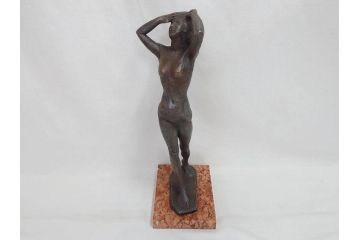 無銘　裸婦像　高さ約49cm　重量約6.44kg　女性らしさを感じるしぐさの表現が見事なブロンズ像(置物、オブジェ、女性像、箱なし)(R-073027)