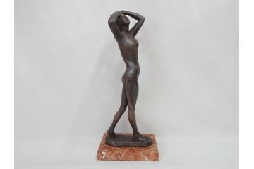 無銘　裸婦像　高さ約49cm　重量約6.44kg　女性らしさを感じるしぐさの表現が見事なブロンズ像(置物、オブジェ、女性像、箱なし)(R-073027)