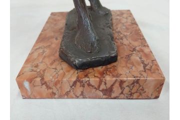 無銘　裸婦像　高さ約49cm　重量約6.44kg　女性らしさを感じるしぐさの表現が見事なブロンズ像(置物、オブジェ、女性像、箱なし)(R-073027)