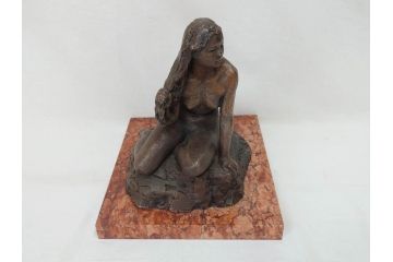 銘有　裸婦像　高さ約29.5cm　重量約10.72kg　細かい所まで丁寧につくられた上品な雰囲気のブロンズ像(置物、オブジェ、女性像、箱なし)(R-073028)